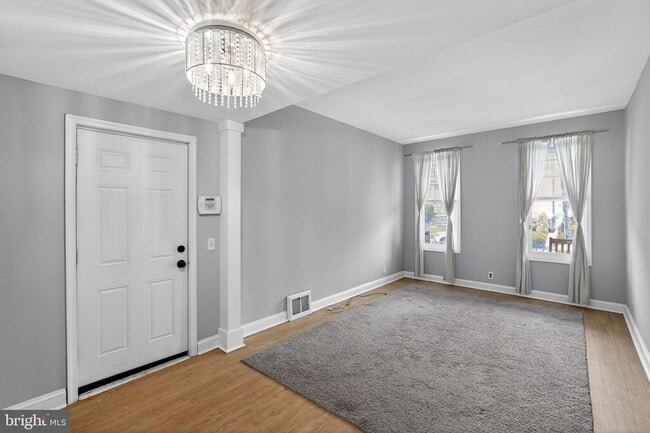 Photo - 4332 Mitchell St