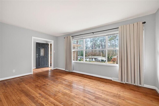 Photo - 3178 Pinehill Dr