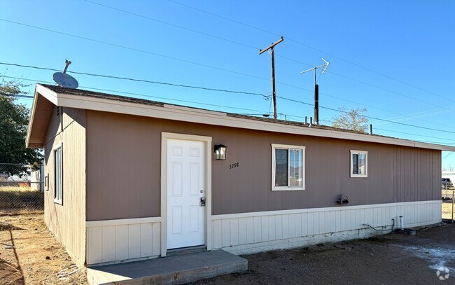 Building Photo - Newly Updated 1 Bedroom Home with Bonus Room!