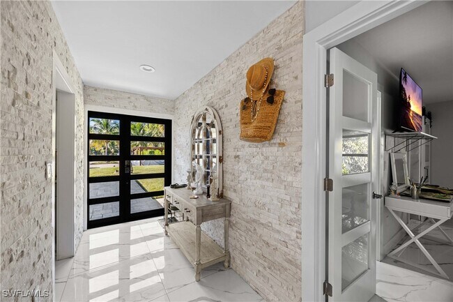 Photo - 1890 Oakes Blvd