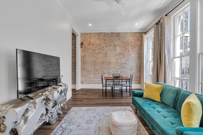 331 Decatur St