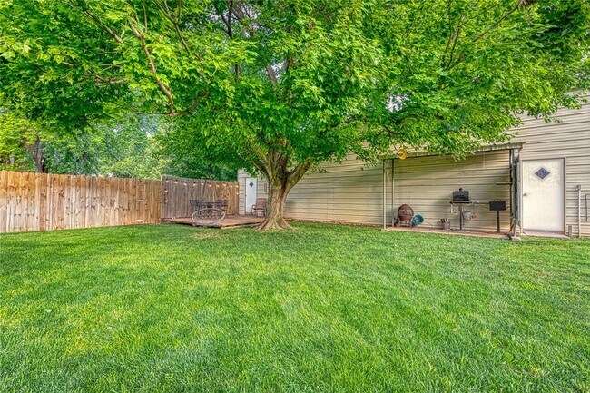 Photo - 1304 Lynnwood Dr