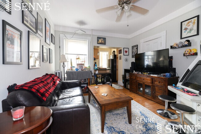 Building Photo - 52 Laurel St Unit 3R Rental