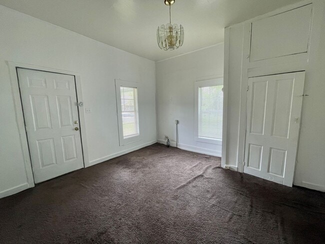 Photo - 1130 Elgie St