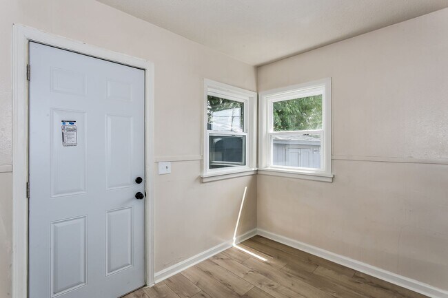 Photo - 1802 N Market St Unit 2