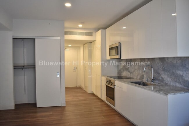 Photo - 987 Queen St Unit 506