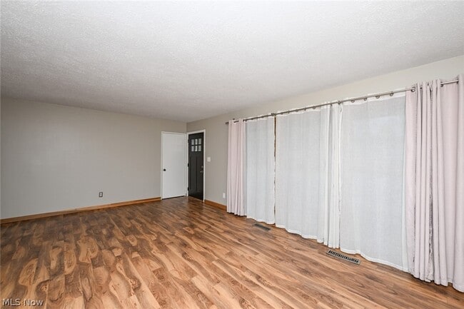 Photo - 287 Edgewood Dr