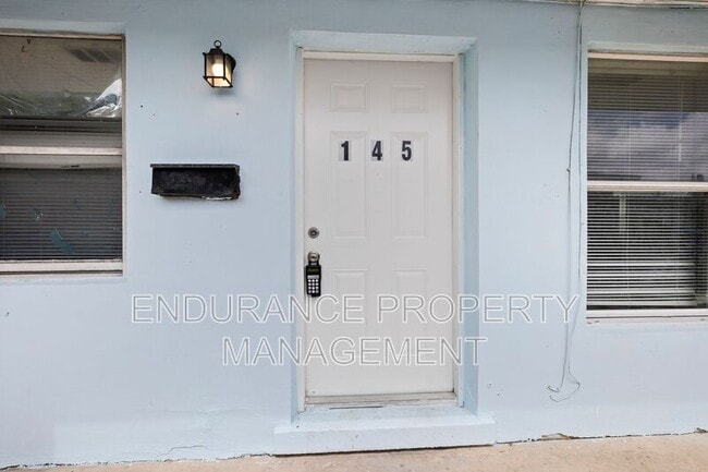 Photo - 145 W 28th St