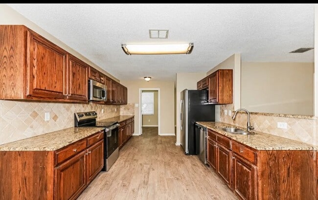 2028 Cap Rock Ln