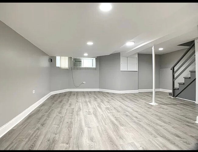 Photo - 2321 N Sacramento Ave Unit B