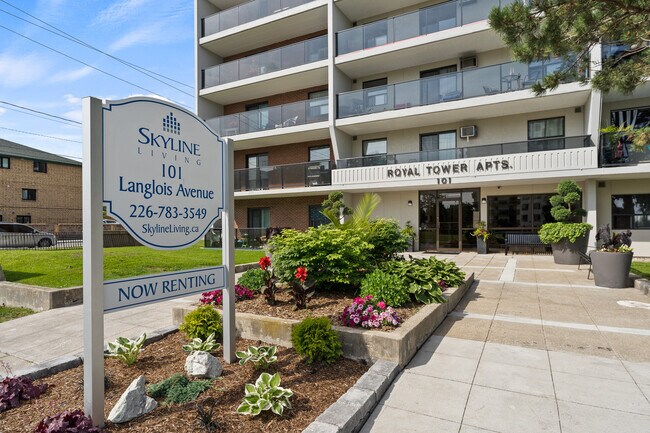 Photo - Royal Tower Apartments