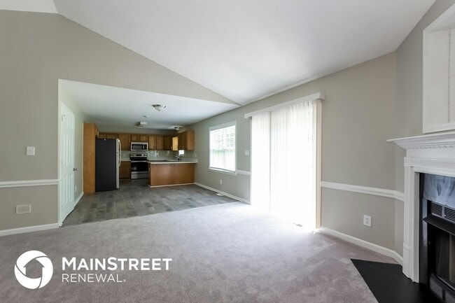 Photo - 208 James Crossing