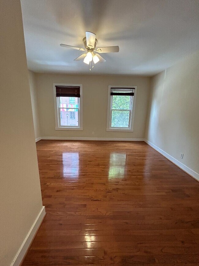 Photo - 827 N Howard St