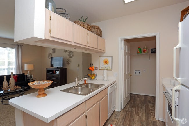 1BR - 793 SF - Kitchen