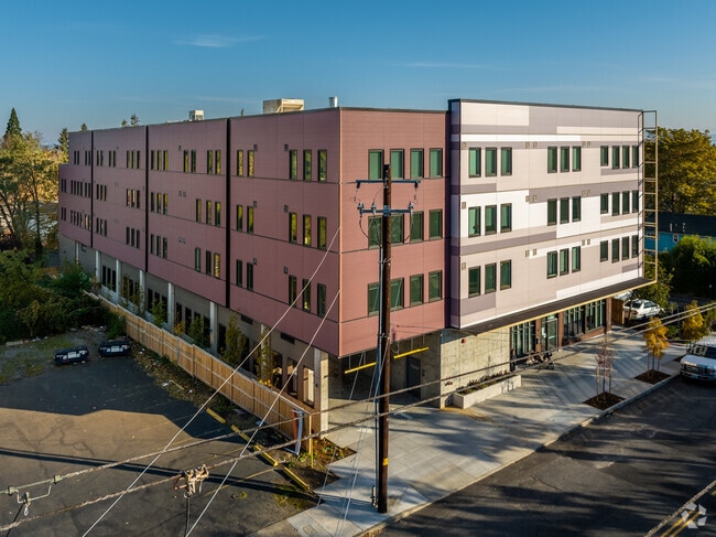 Photo - Hayu Tilixam