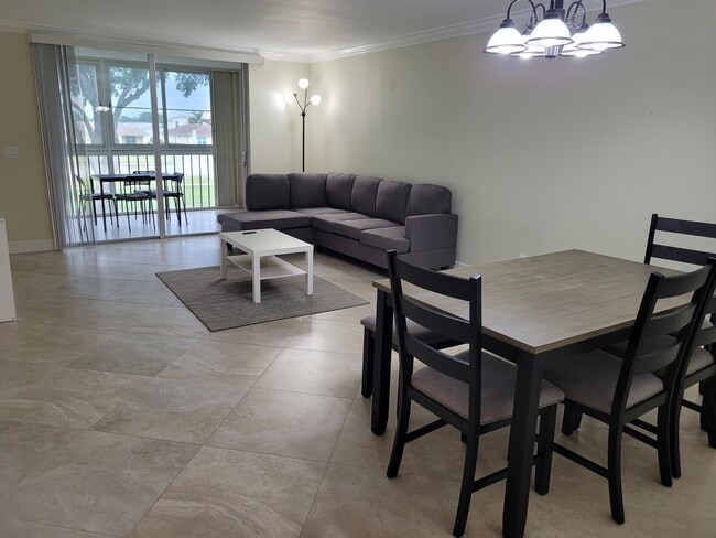 Photo - 14723 Cumberland Dr Unit Cumberland