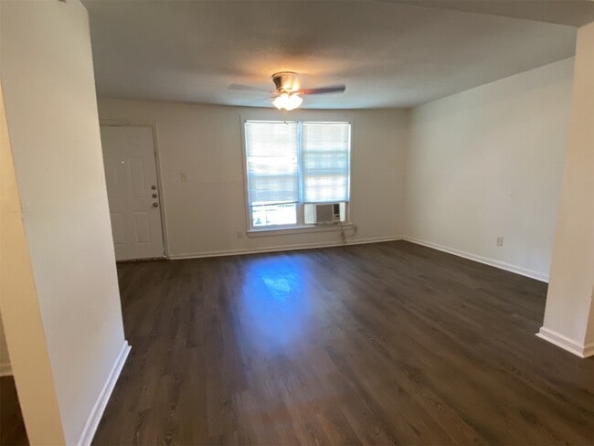 Photo - 5523 Avenue O 1/2