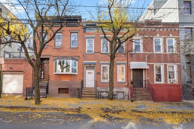 Building Photo - 259 7th St