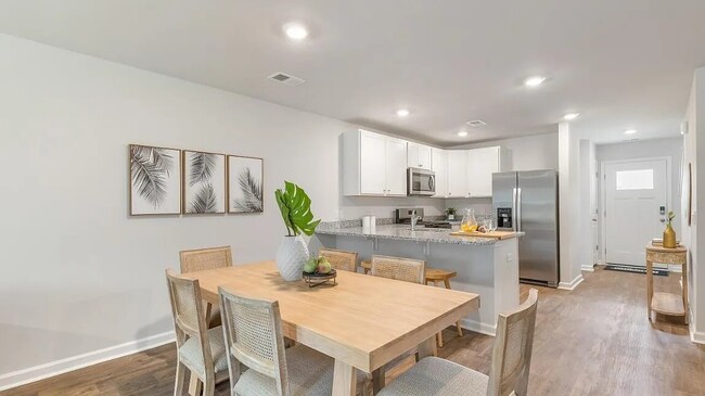 Cocina y comedor - 941 Long Bluff Rd