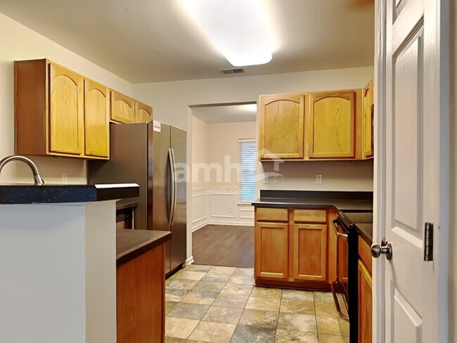 Photo - 121 Mockernut Dr