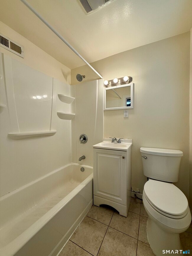 Photo - 53 Mc Clean Ave