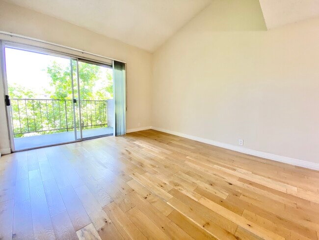 Building Photo - 959 S Gramercy Pl Unit 203 Rental