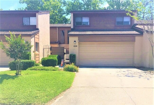 Building Photo - 1539 N Carolwood Blvd