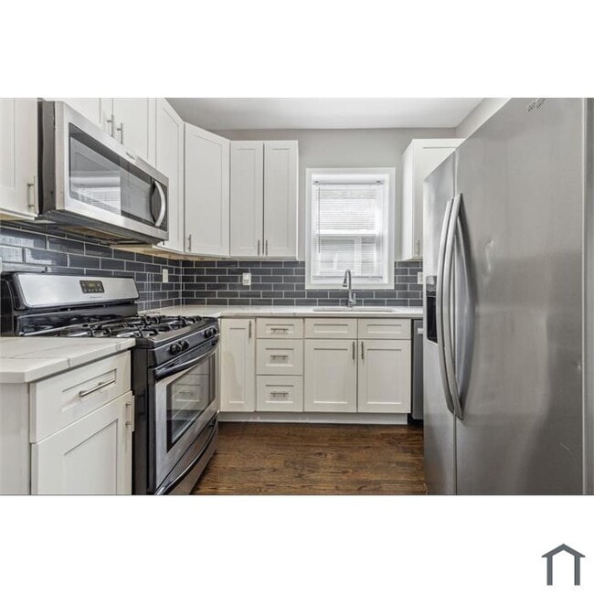 Photo - 7825 S Loomis Blvd Unidad #2