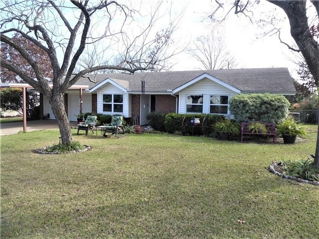 Building Photo - 11511 N Oaks Dr Rental