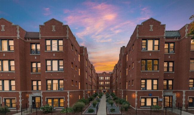 Photo - 3935 N Janssen Ave