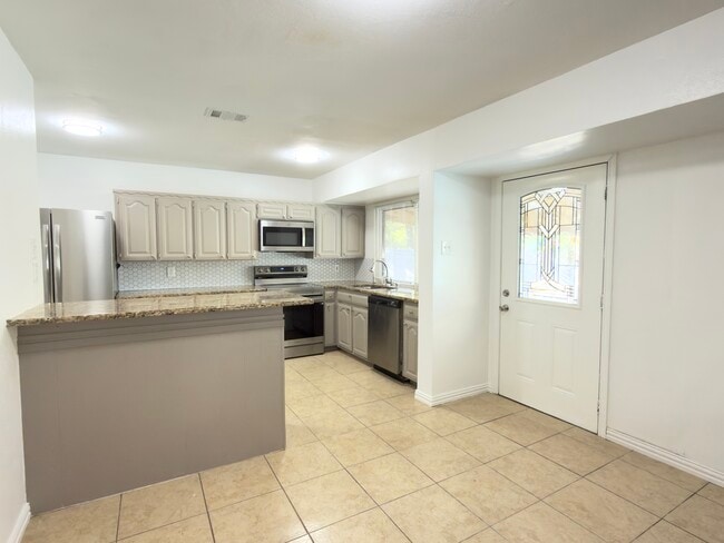 Photo - 302 Fair Oaks Blvd