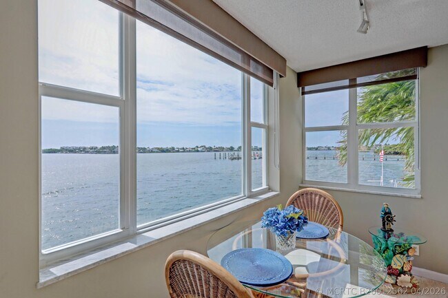 1820 New Palm Way Unit 201