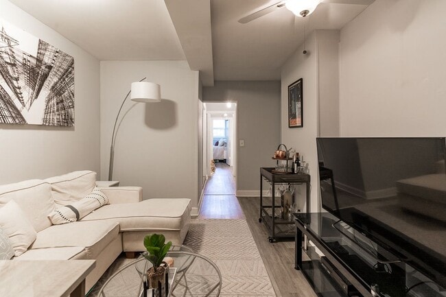 Photo - 7531 N Seeley Ave