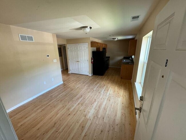 Photo - 601 Honeysuckle Ln