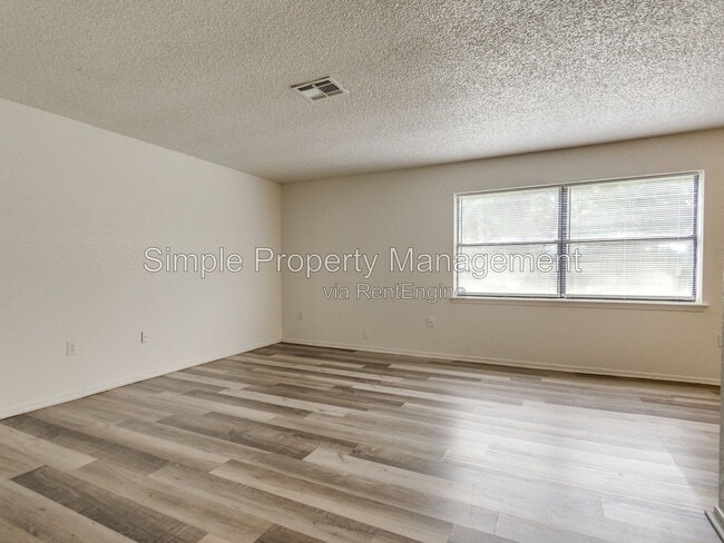 Photo - 14222 NE 4th St