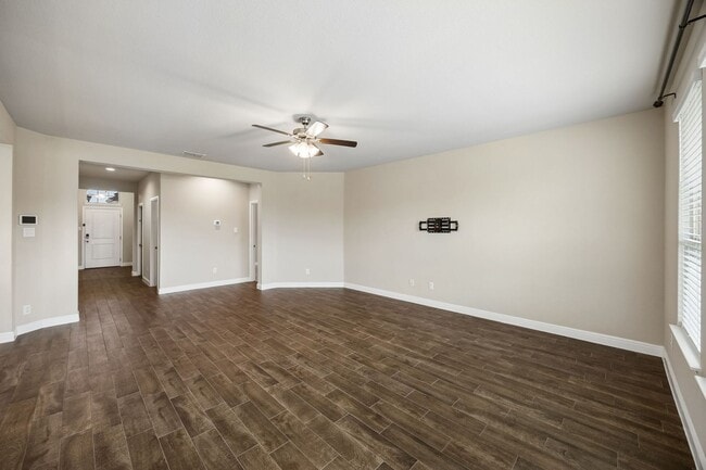 Photo - You won't believe it, move-in ready 3/2 in the sought after Bridgeview Community.