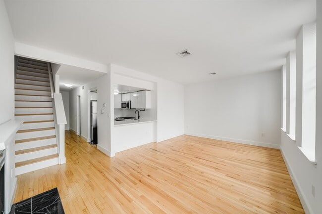 Photo - 300 Grand St Unit 423