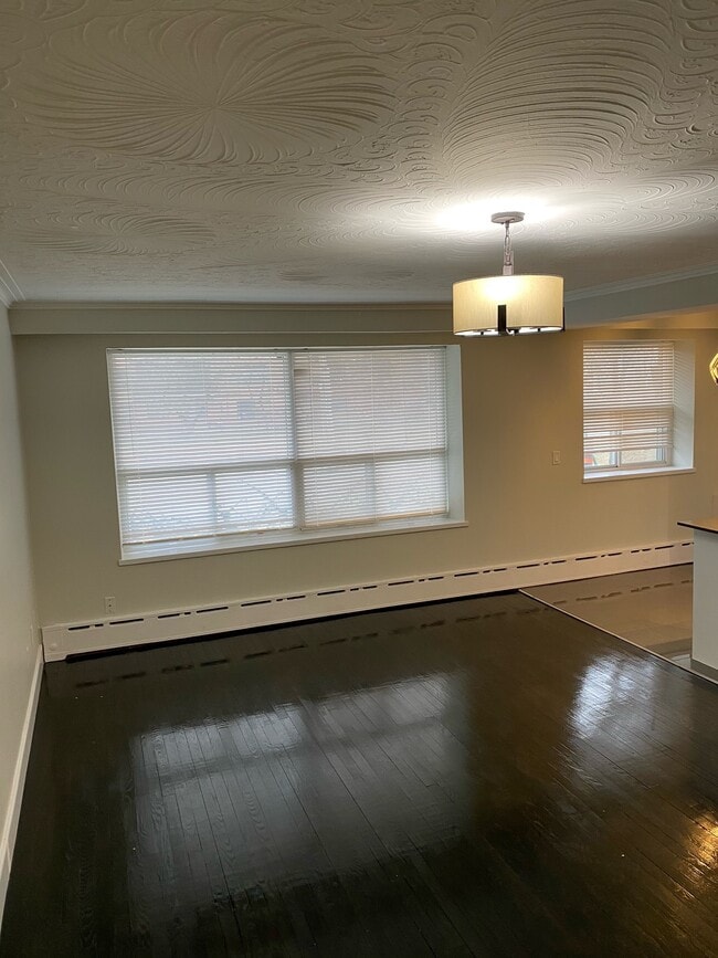 Building Photo - MIMICO WATERFRONT PARK, UNIQUE RENOVATED ART DECO BUILDING BY AWARD WINNING DESIGNER Unit 5