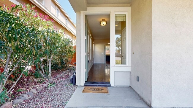 Photo - Beautiful 3 bedroom 2.5 bath home with 2 c...