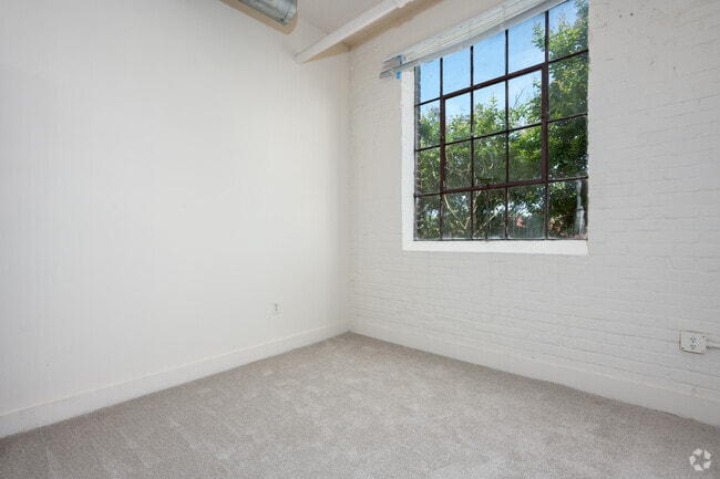 3BR, 2BA - 1,650SF - Dining Room