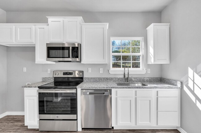 Photo - 213 Lomond St