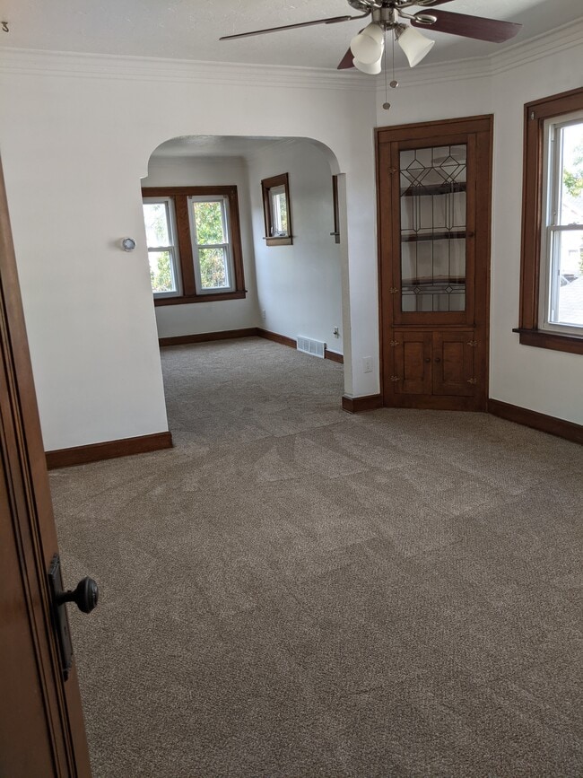 Building Photo - 3703 W 133rd St Unit Up