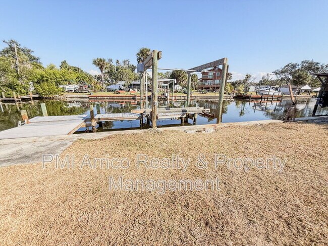 Photo - 818 Bayview Dr