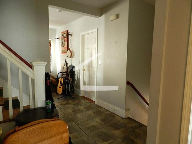 Photo - Large Apartment in Allston, Students Welcome! Pets Friendly. Laundry on a Site, Parking for Rent