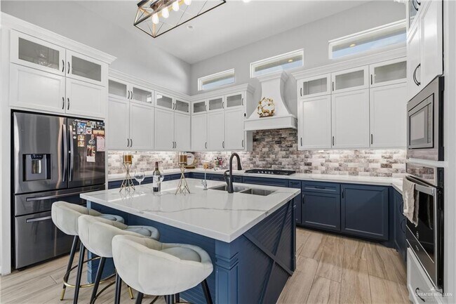 Photo - 27 Ensenada Ave