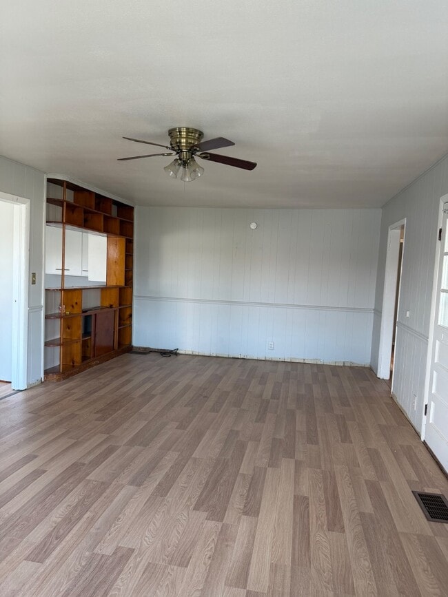 1711 W Main St