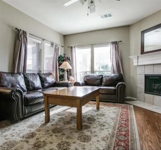 Photo - 204 Colonial Ln