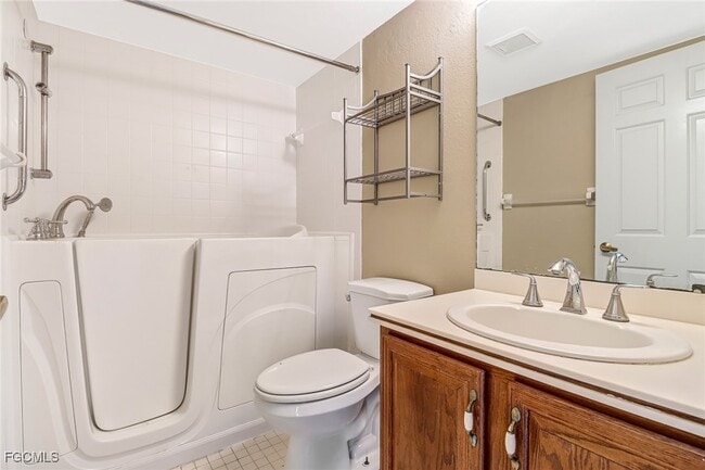 Photo - 7430 Lake Breeze Dr Unit 206