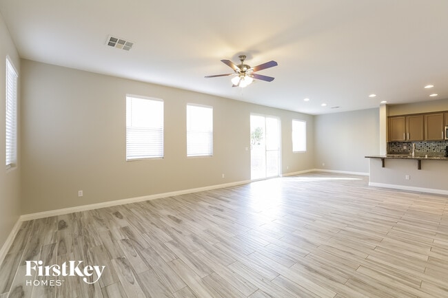 Photo - 584 Little Moon Ave