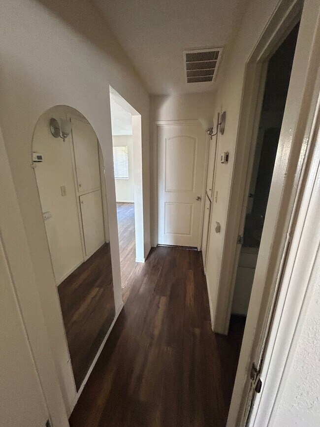 Photo - 93 E Hazelwood Dr Unit 93 E. Hazelwood #B